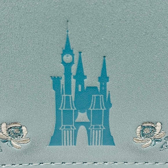 Loungefly Disney Princess Cinderella Shimmer Crossbody Embroidered Bag - Picture 6 of 16